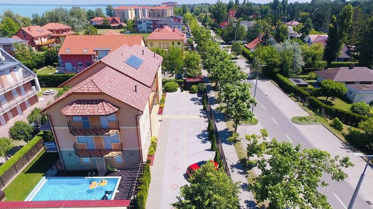 Apartmanok kívülről 2