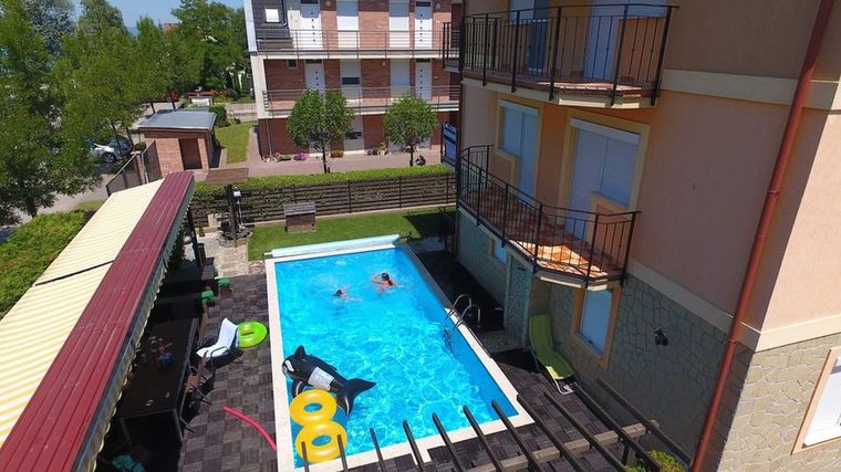 Apartmanok kívülről 6