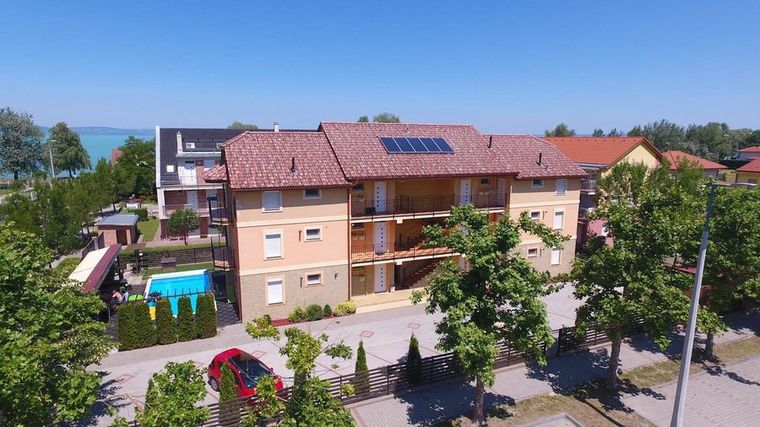 Apartmanok kívülről 14