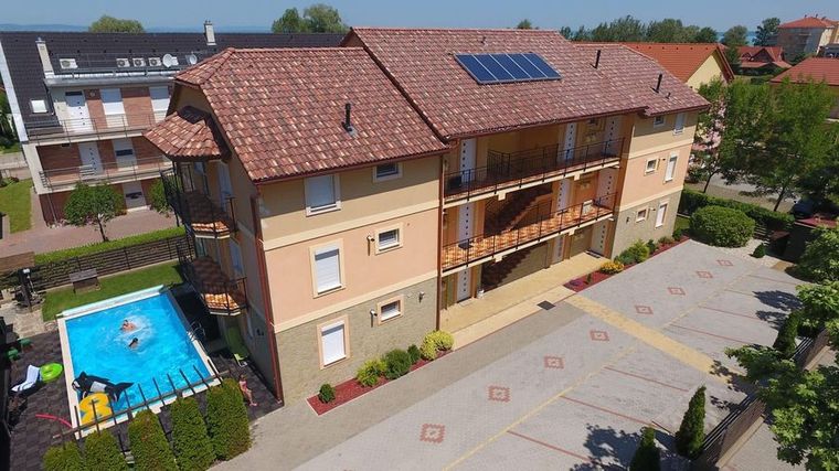 Apartmanok kívülről 19